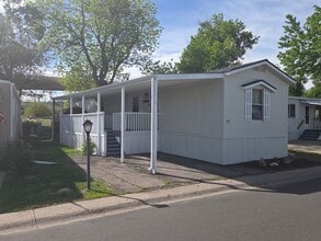 Building Photo - 8201 S Santa Fe Dr