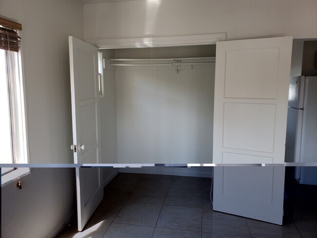Foto del edificio - 817 N Wilton Pl