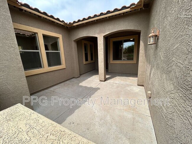 Foto del edificio - 4332 N 154th Ave