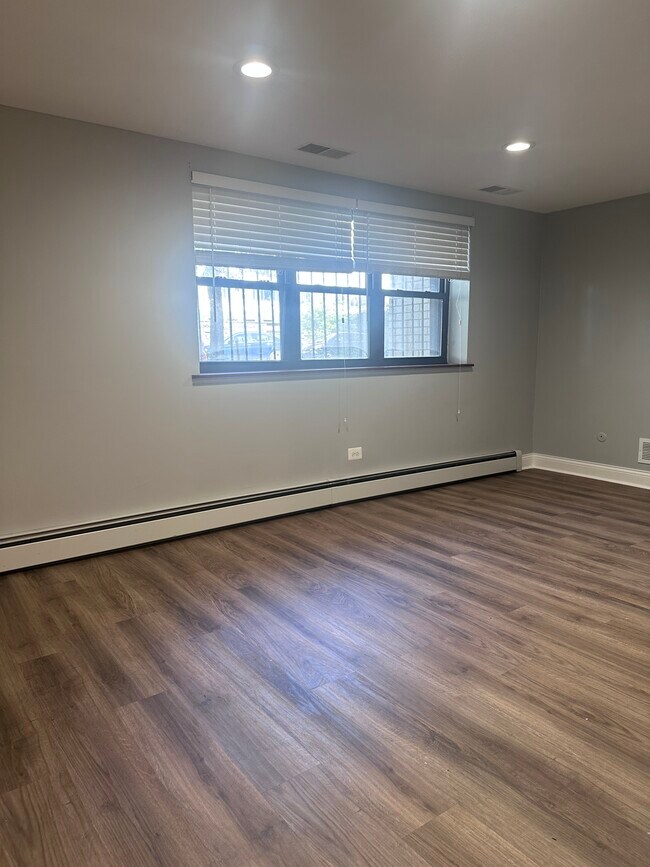 Foto del edificio - 548 W Oakdale Ave