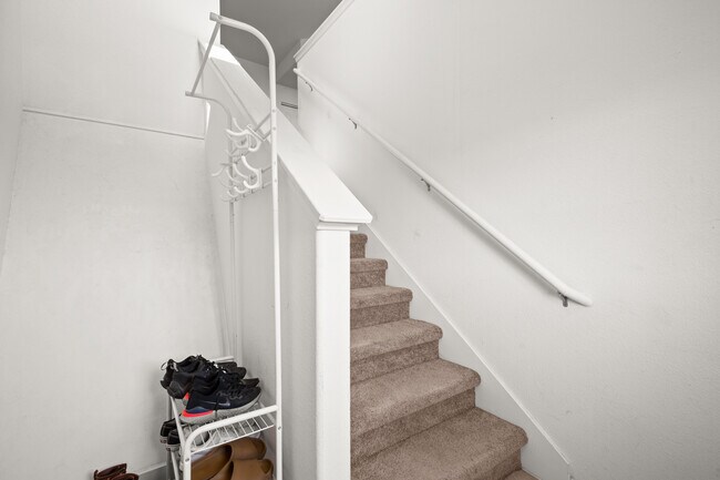 Building Photo - 462 Ferrule Dr