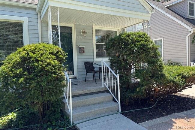 Building Photo - 128 Girard Ave