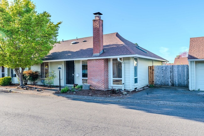 Building Photo - 14225 SW Rocklynn Pl