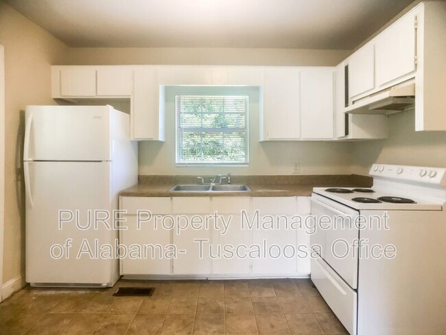 Building Photo - 413 26th Avenue E