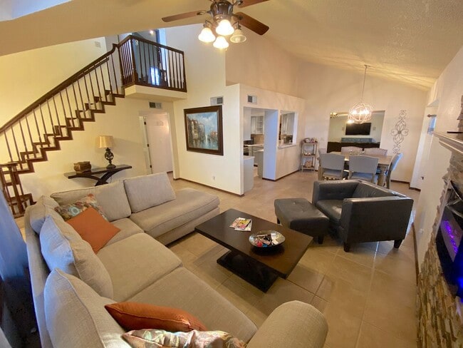 Building Photo - East El Paso 4 bed Refrig A/C!