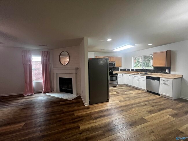 Building Photo - 163 Sagebrook Dr