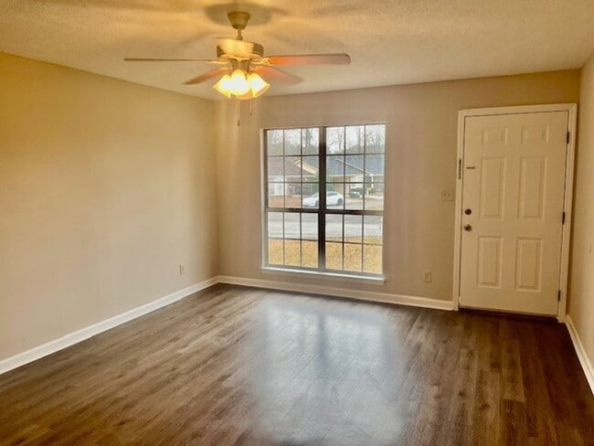 Foto del edificio - Conifer Ring #62 A&amp;B