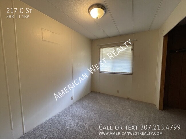 Building Photo - 217 C St