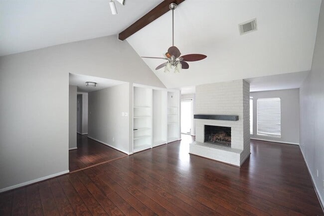 Building Photo - 5002 Stanhope Dr