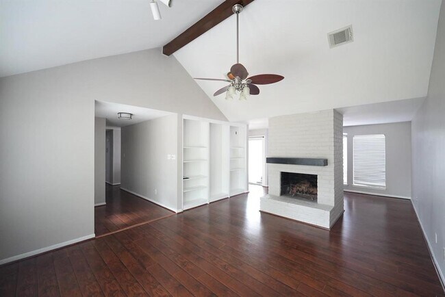 Foto del edificio - 5002 Stanhope Dr