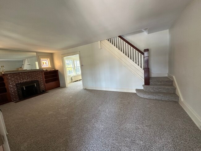 Building Photo - 700 Carsonia Ave