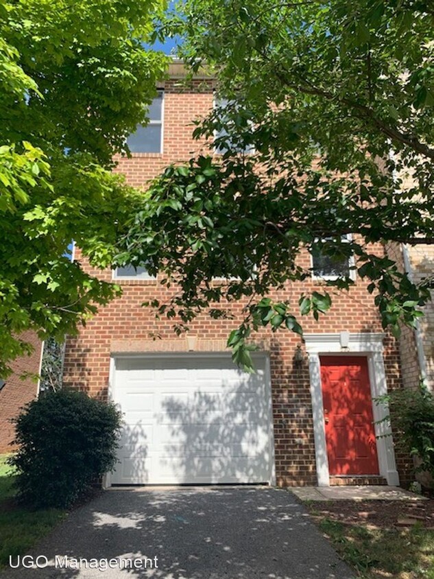 Primary Photo - 3 br, 2.5 bath House - 530 Papa Ct