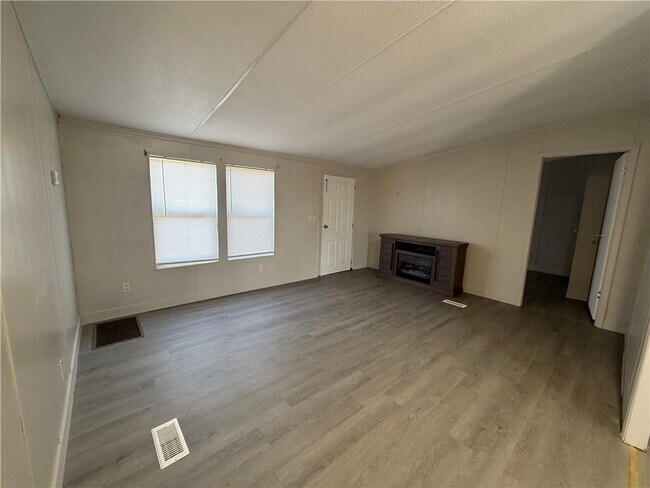 Foto del edificio - 175 Dorsey Brothers Rd