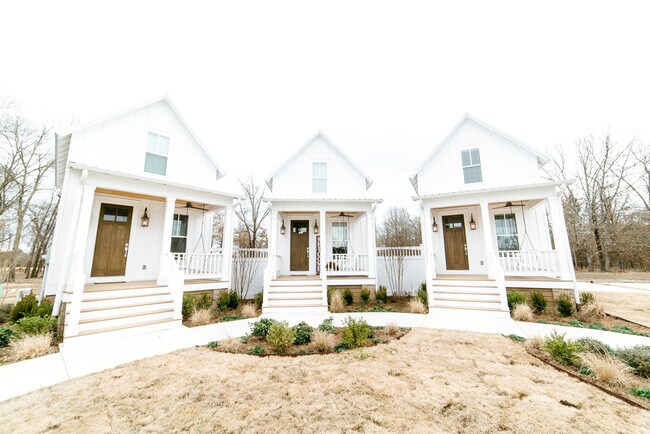 Foto del edificio - 2023 Loretta Parker Lane, Cottage A