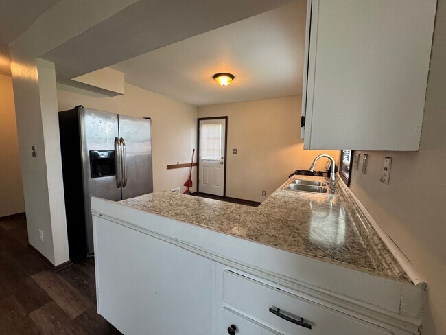 Foto del edificio - Your new Townhouse Awaits! 3 Bed / 1.5 Bat...