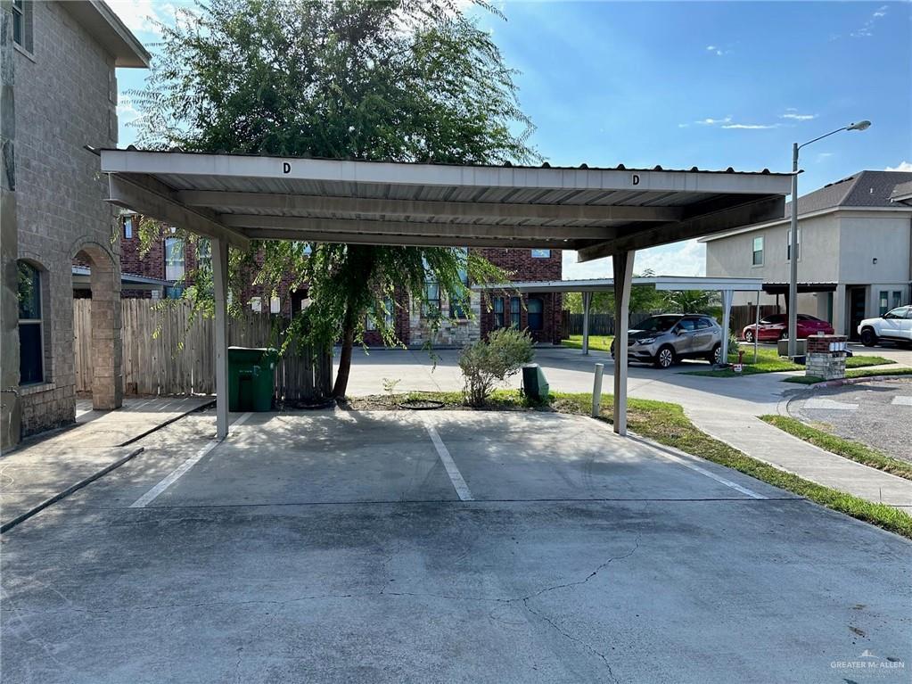 Building Photo - 1505 W Kiwi Ave