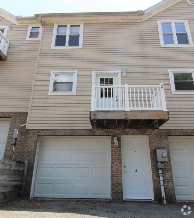 Bakers Ridge Manor Apartments under 2,500 WV 1 Rentals