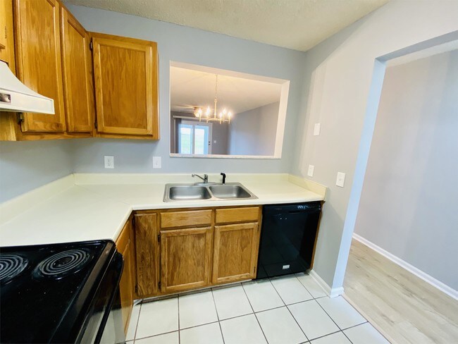 Building Photo - 103 Bull River Bluff Dr