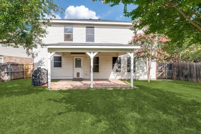 Photo - 2528 Red Oak Dr House