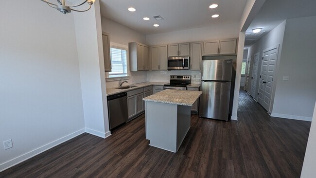 Foto del edificio - 4060 Ashley Drive