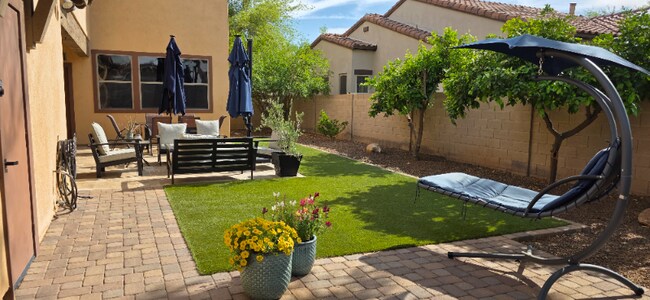 Foto del edificio - 15330 W Charter Oak Rd