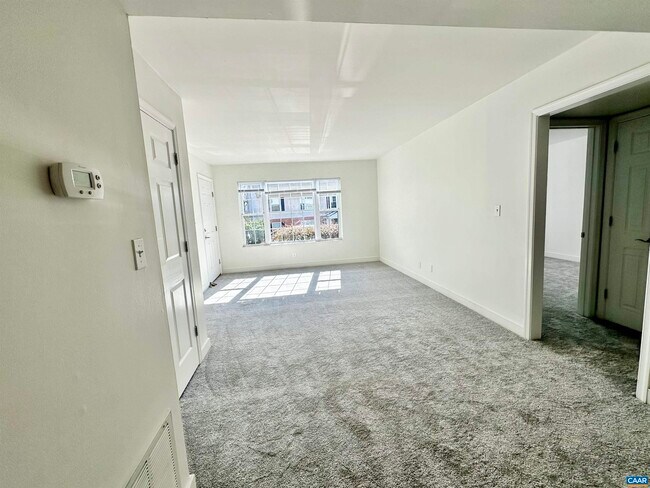 Building Photo - 840 Fountain Ct