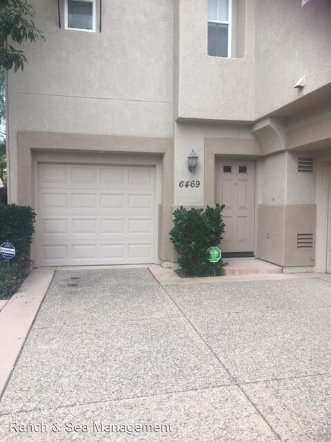 Building Photo - 3 br, 2.5 bath House - 6469 Terraza Portico