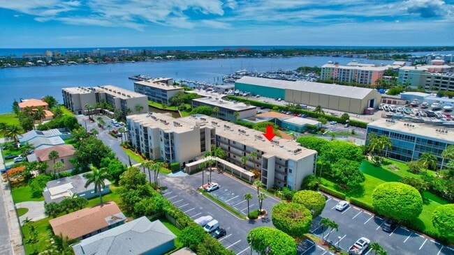 Foto del edificio - 890 N Federal Hwy