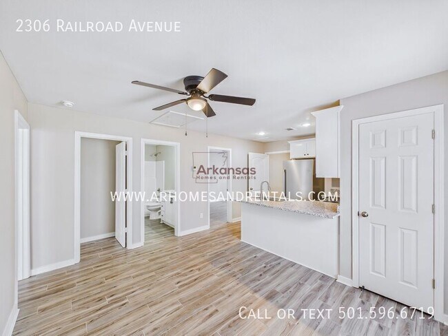 Foto del edificio - 2306 Railroad Ave