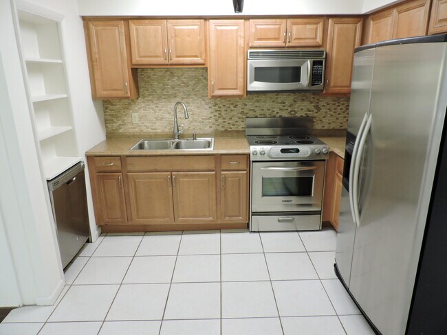 Foto del edificio - 9046 SE Parkway Dr