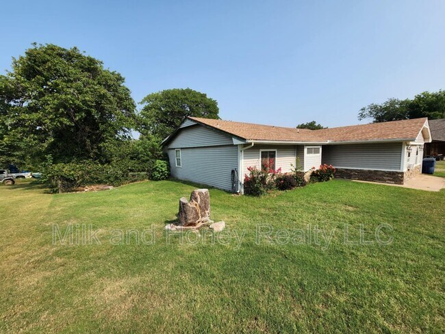 Building Photo - 6505 W. DRIVE