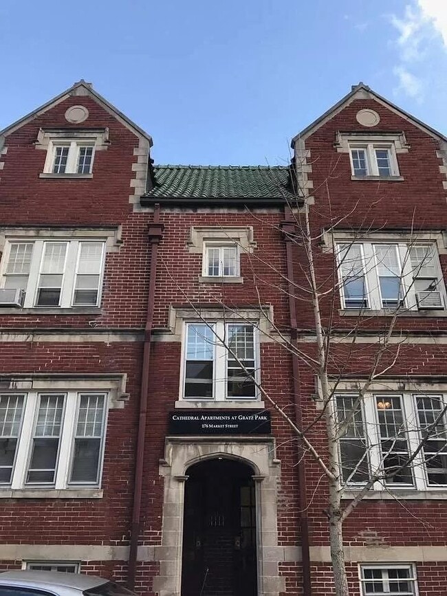 Building Photo - 176 Market St