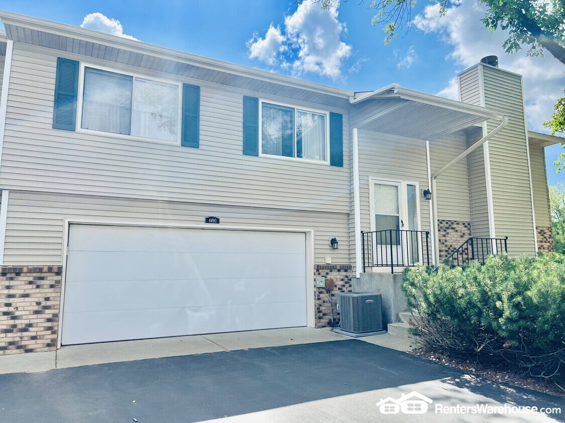 Foto principal - 4490 Clover Ln