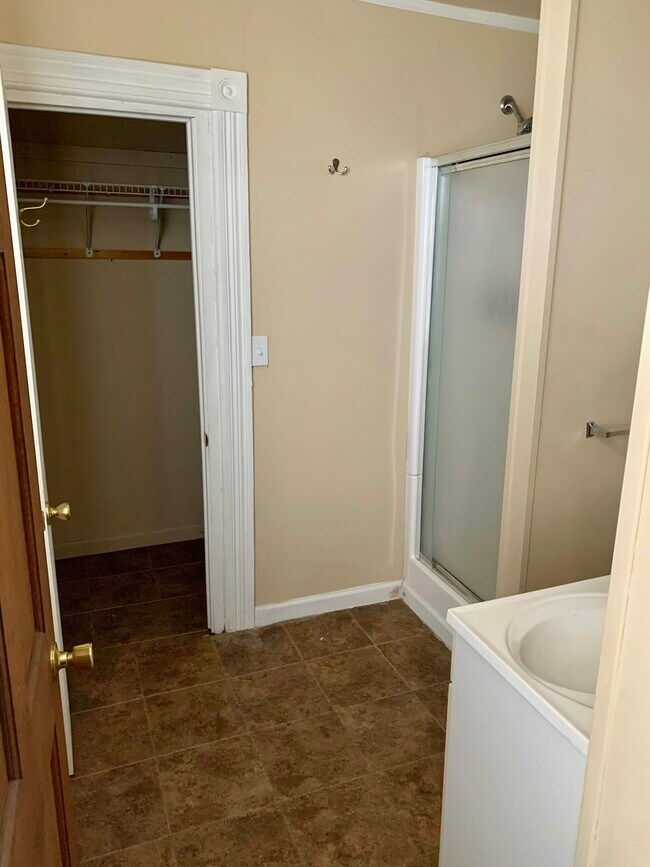 Foto del edificio - 43 Southbound Gratiot Ave