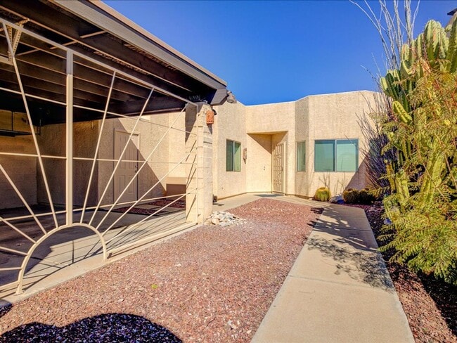 Foto del edificio - 2 Bedroom 2 Bathroom Townhome!!