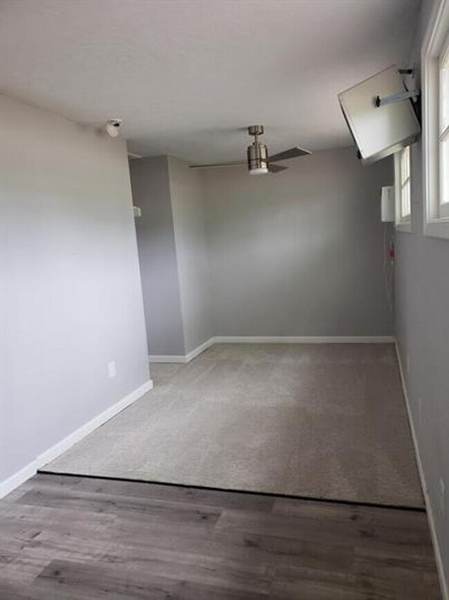 Building Photo - Recently Remodeled Studio - Near BSU