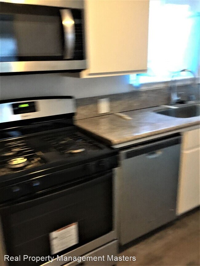 Foto del edificio - 3 br, 3 bath House - 1749 E. Ralph Ave