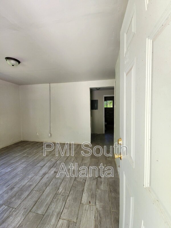 Foto del edificio - 2438 Felton Ave