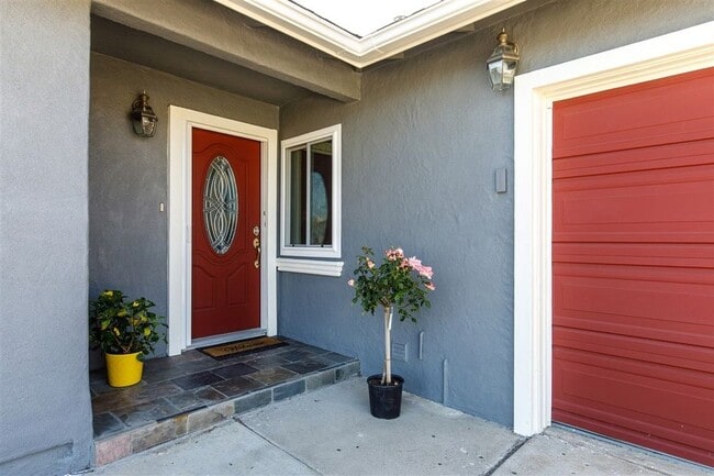 Building Photo - 395 Deep Dell Rd