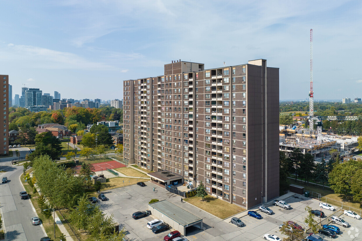 Photo principale - 3275 Sheppard Ave E