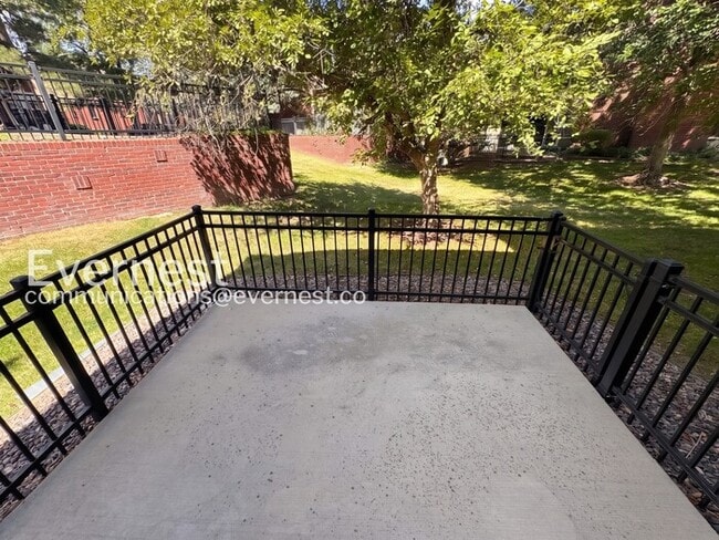 Photo - Modern Town Home with Stainless Steel Appliances & Pool  / 4 Beds &  3.5 Bath / Voucher Accepted ...