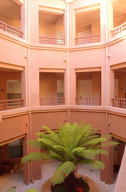 Building Photo - S240