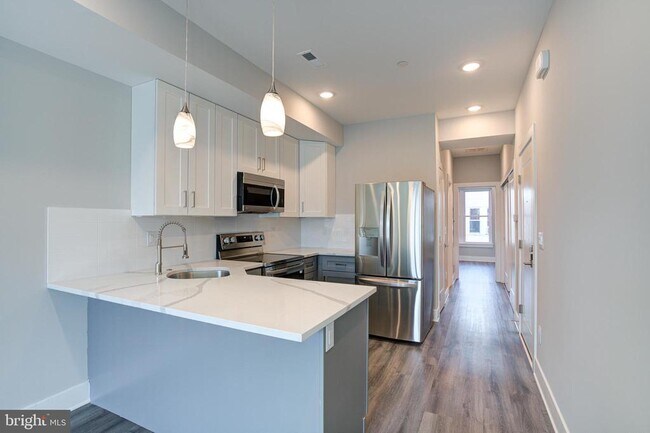 Foto del edificio - 5237 Chancellor St