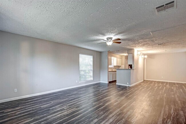 Foto del edificio - 3213 Wavecrest St