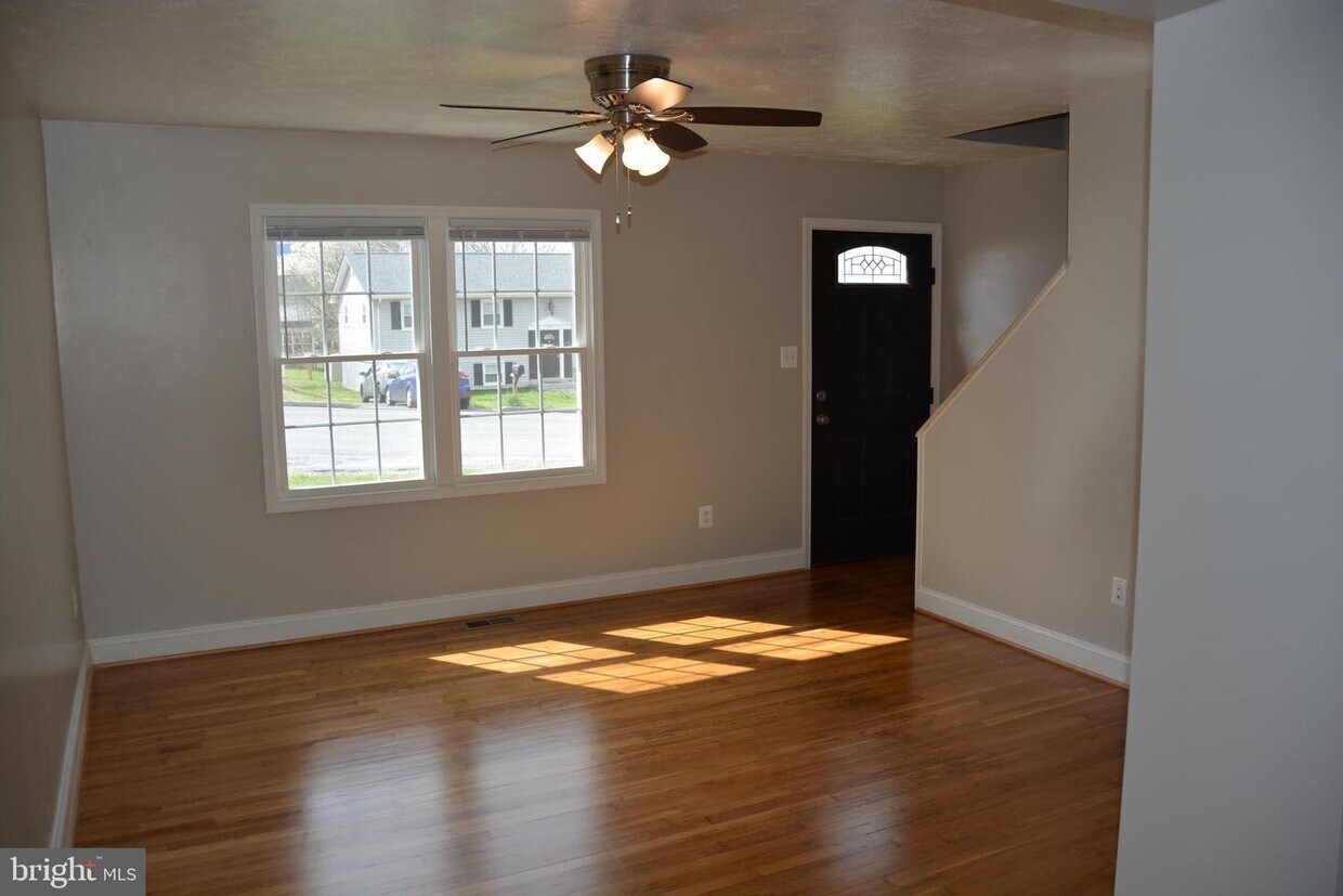 611 W 13th St, Front Royal, VA 22630 House Rental in Front Royal, VA