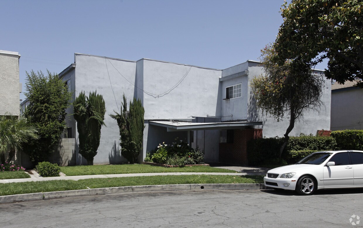 Primary Photo - 705 E Santa Fe Ave