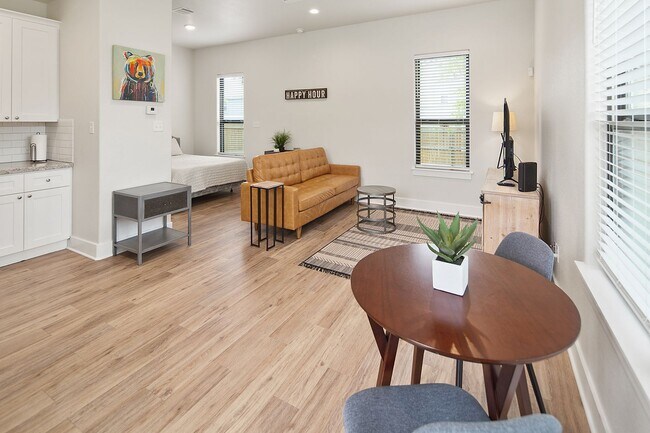 Building Photo - Available late February!! Gorgeous 1/1 in ...