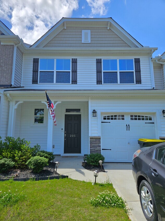 Foto principal - 205 Brochaill Ct