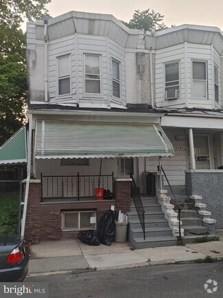 Building Photo - 210 N Avondale St