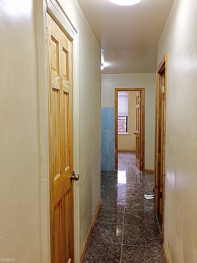 Primary Photo - 5315 Roosevelt Ave